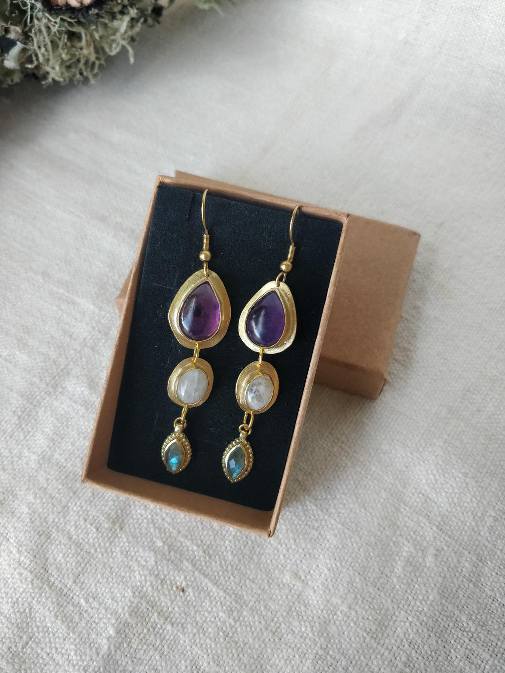 Brincos Lithe com Ametista, Pedra da Lua e Labradorite