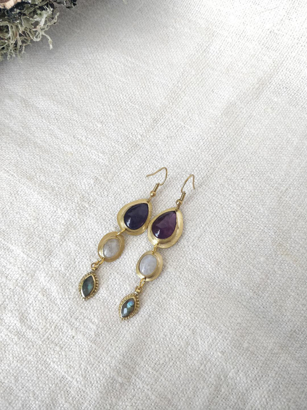 Brincos Lithe com Ametista, Pedra da Lua e Labradorite