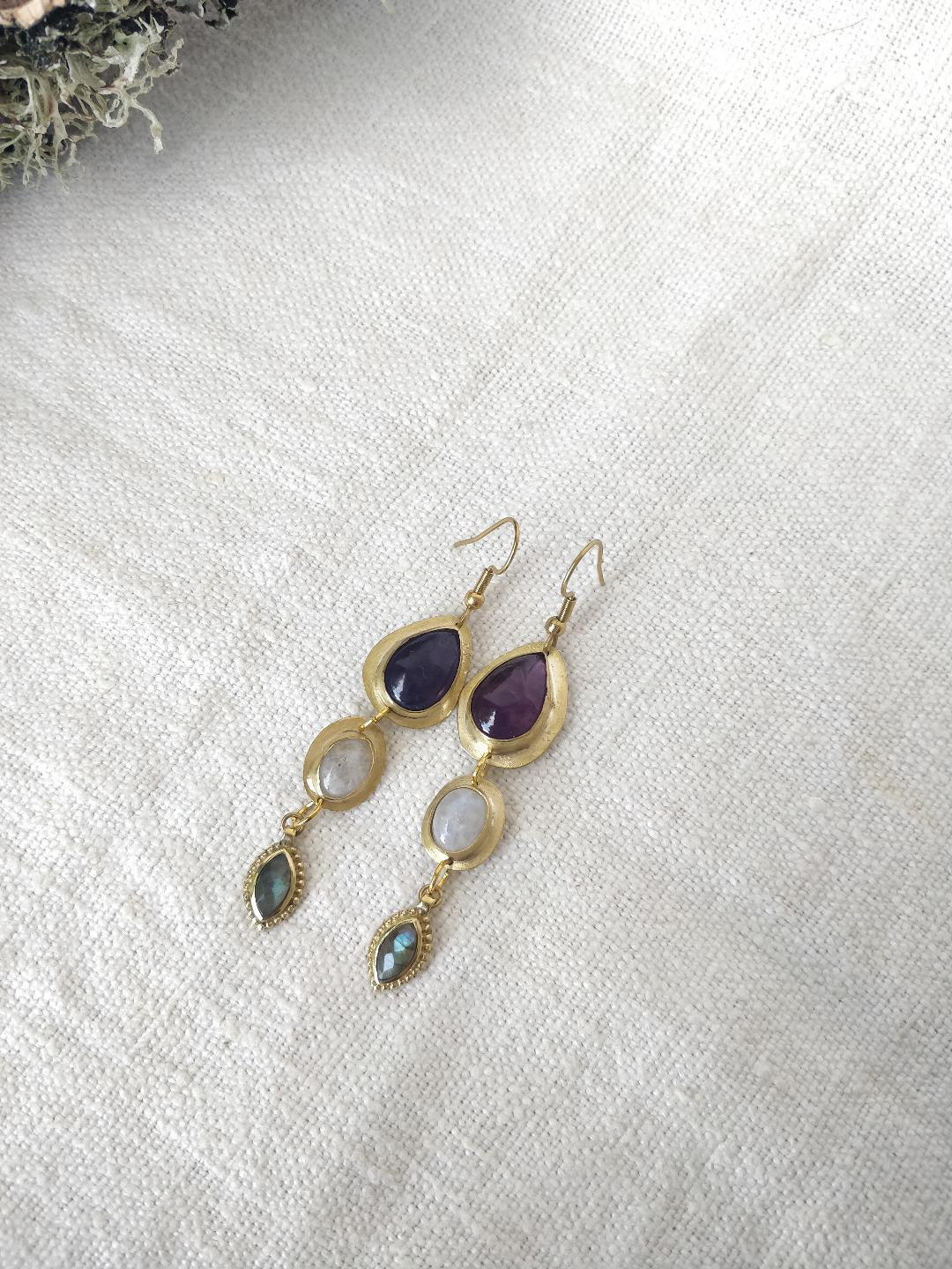 Brincos Lithe com Ametista, Pedra da Lua e Labradorite