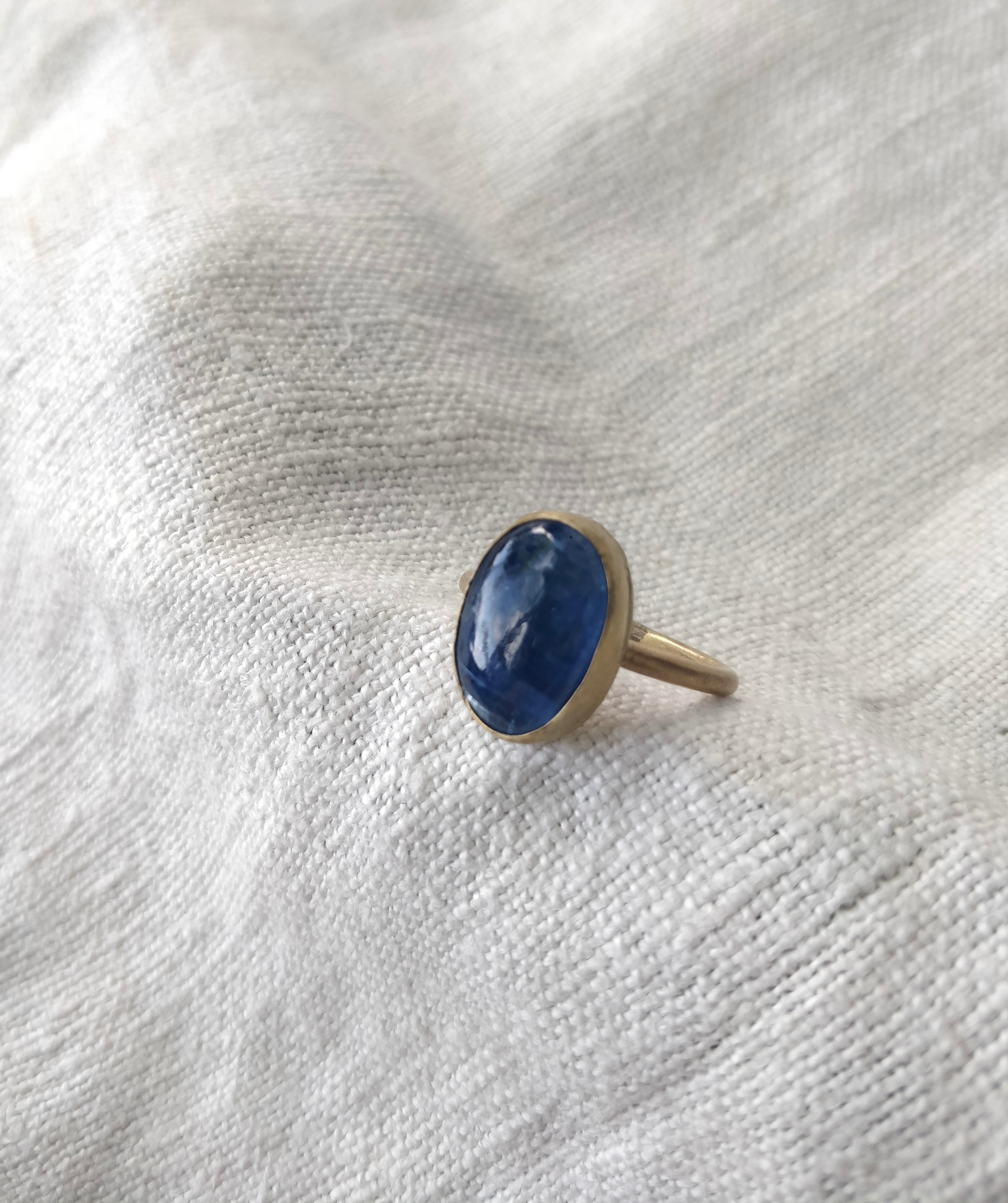 Anel Éther com Cianite Azul