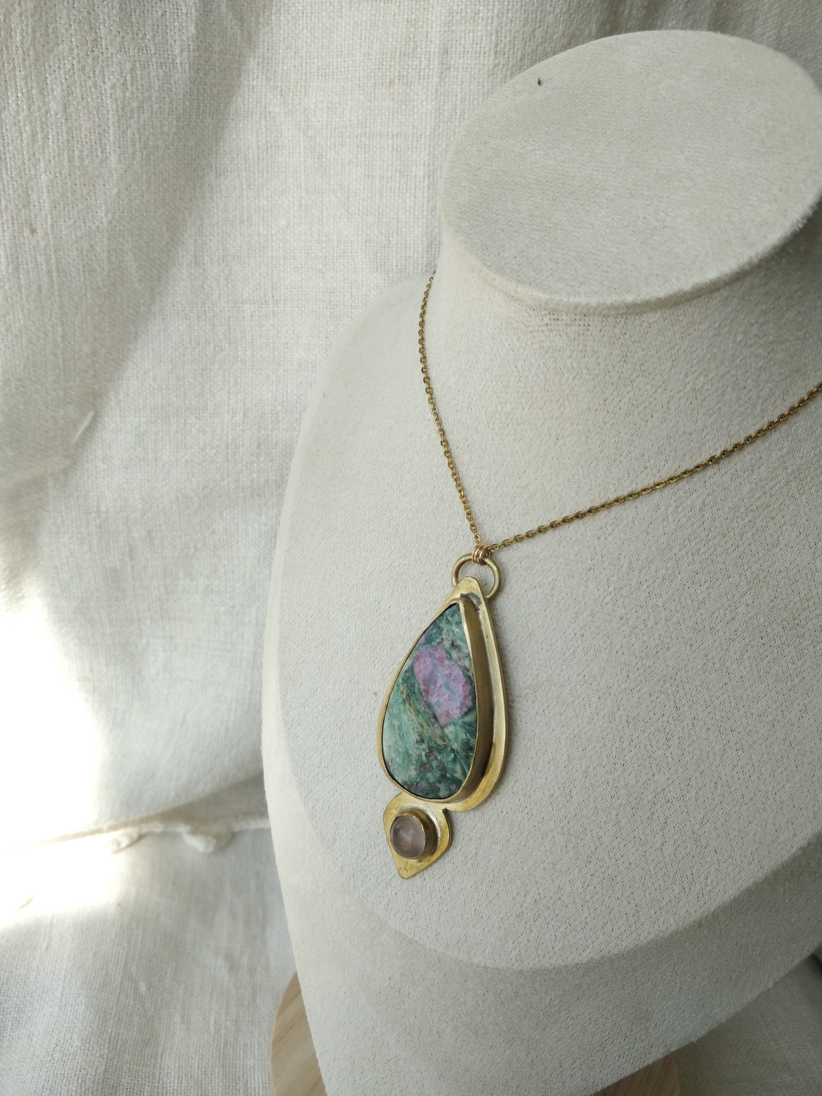 Colar Hanabira com Rubi Fuchsite e Quartzo Rosa
