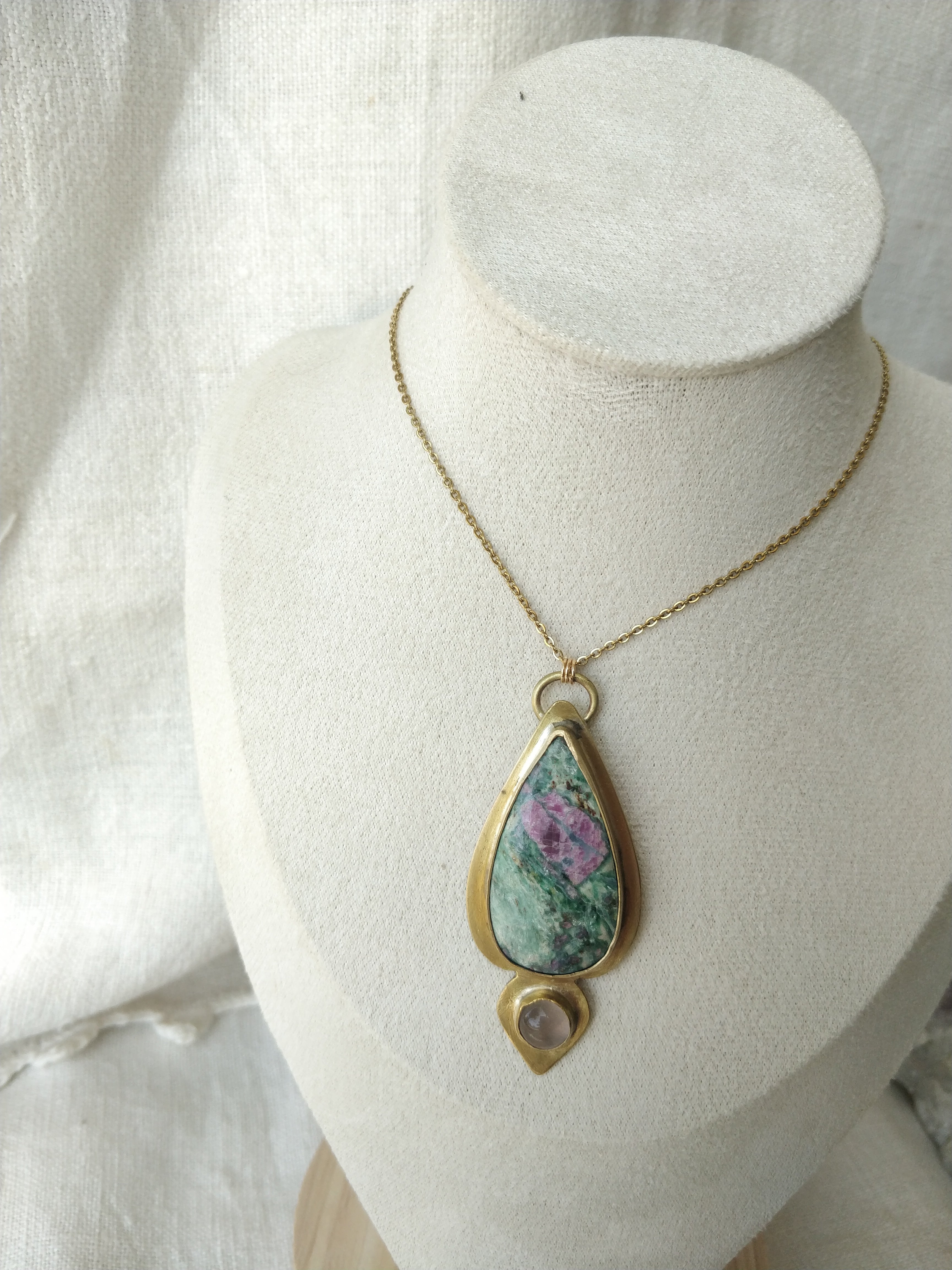Colar Hanabira com Rubi Fuchsite e Quartzo Rosa