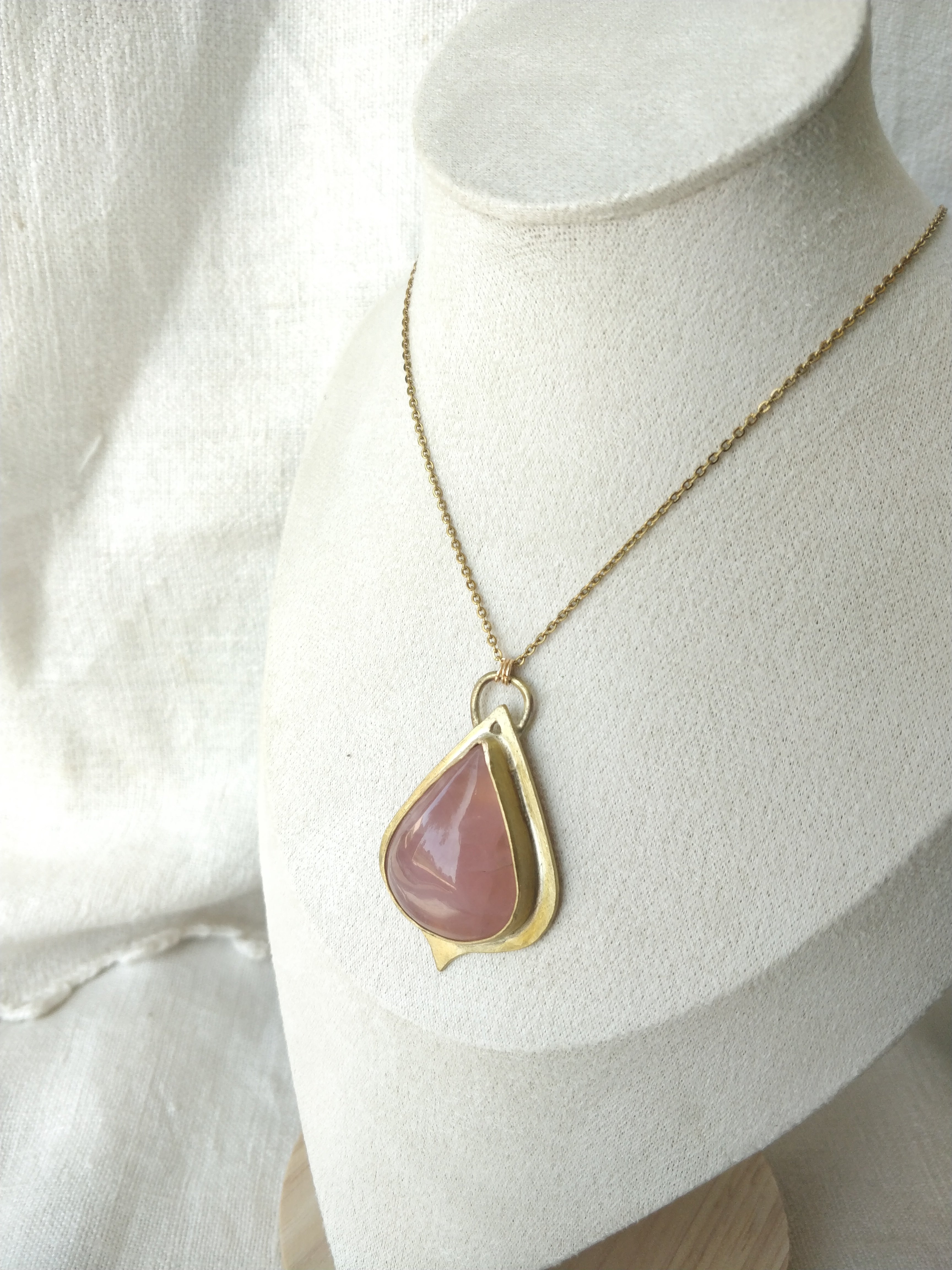 Colar Hanabari com Quartzo Rosa