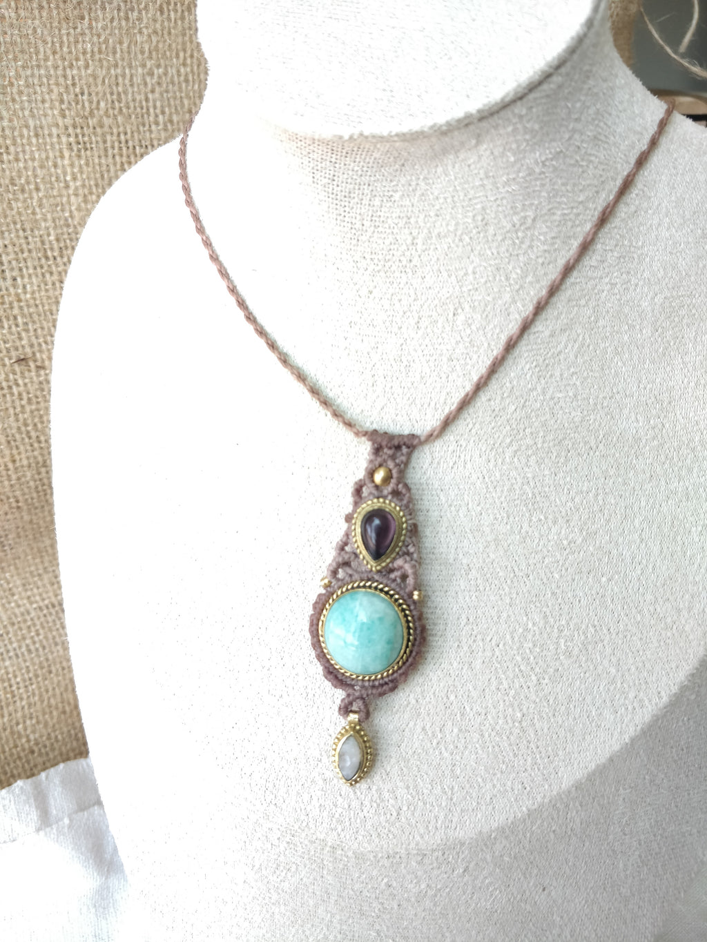 Colar Ma’at com Amazonite, Ametista e Pedra da Lua