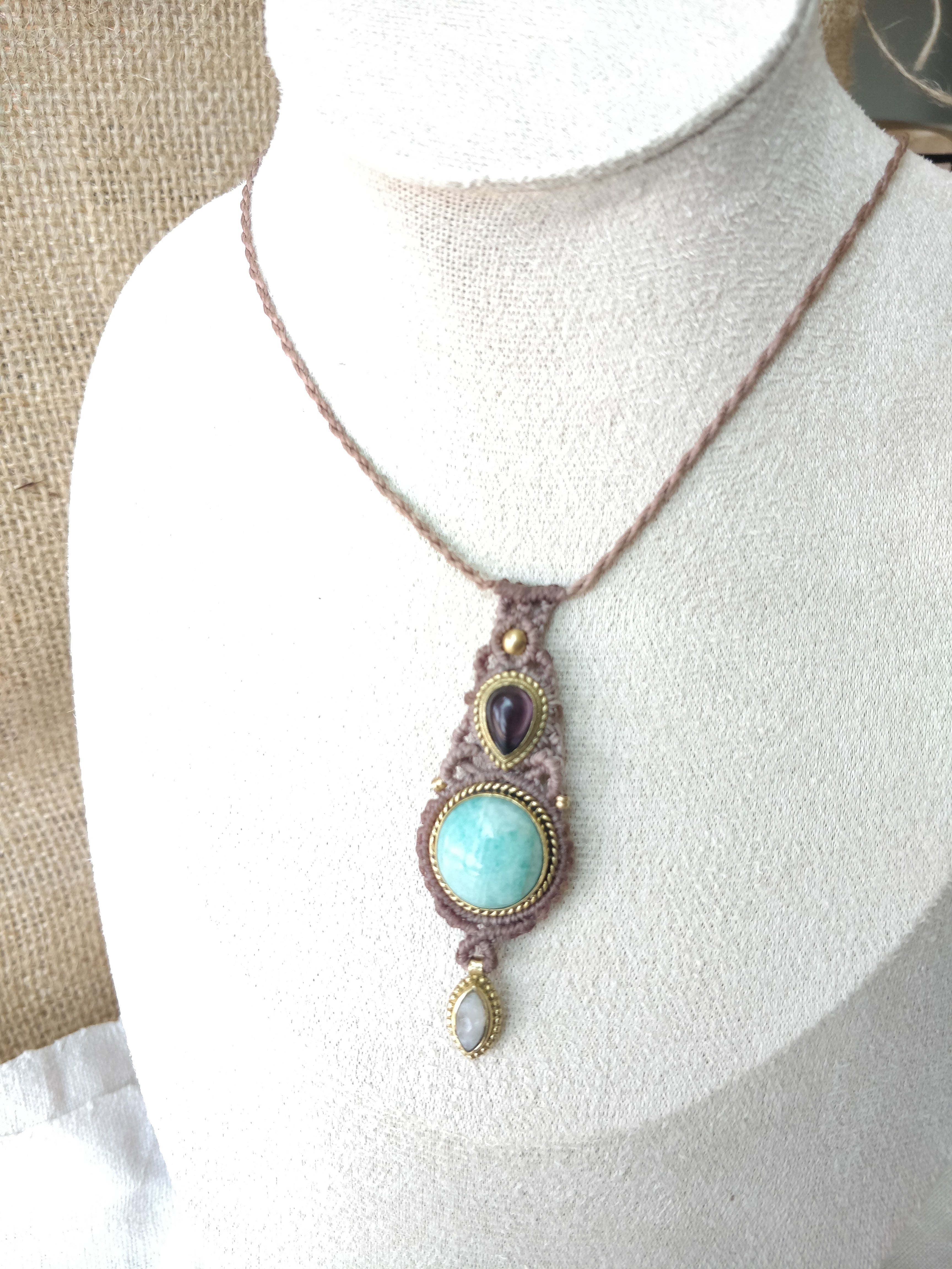 Colar Ma’at com Amazonite, Ametista e Pedra da Lua