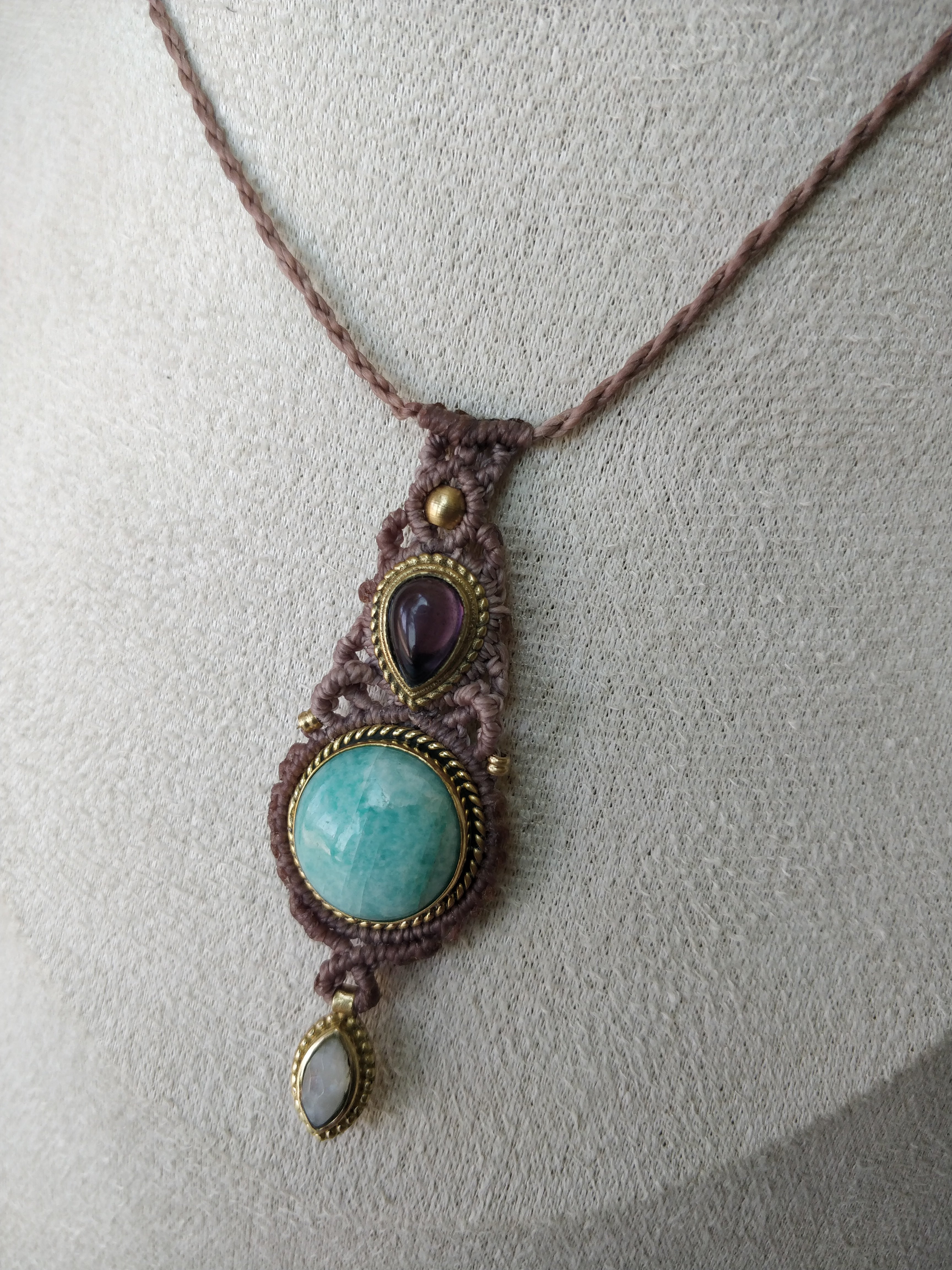 Colar Ma’at com Amazonite, Ametista e Pedra da Lua