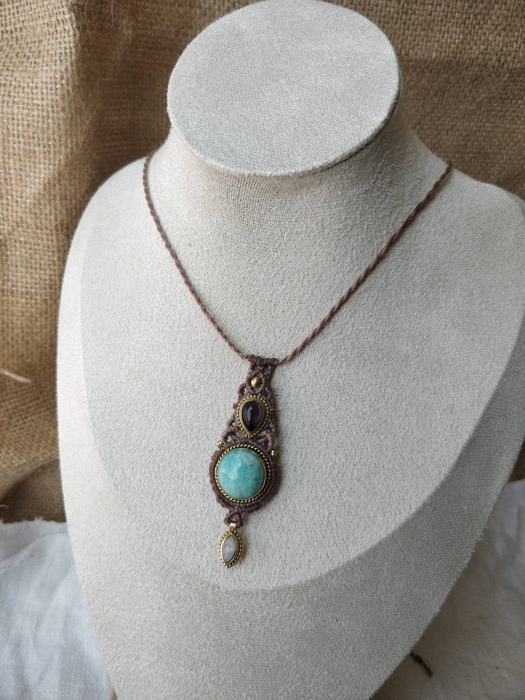 Colar Ma’at com Amazonite, Ametista e Pedra da Lua