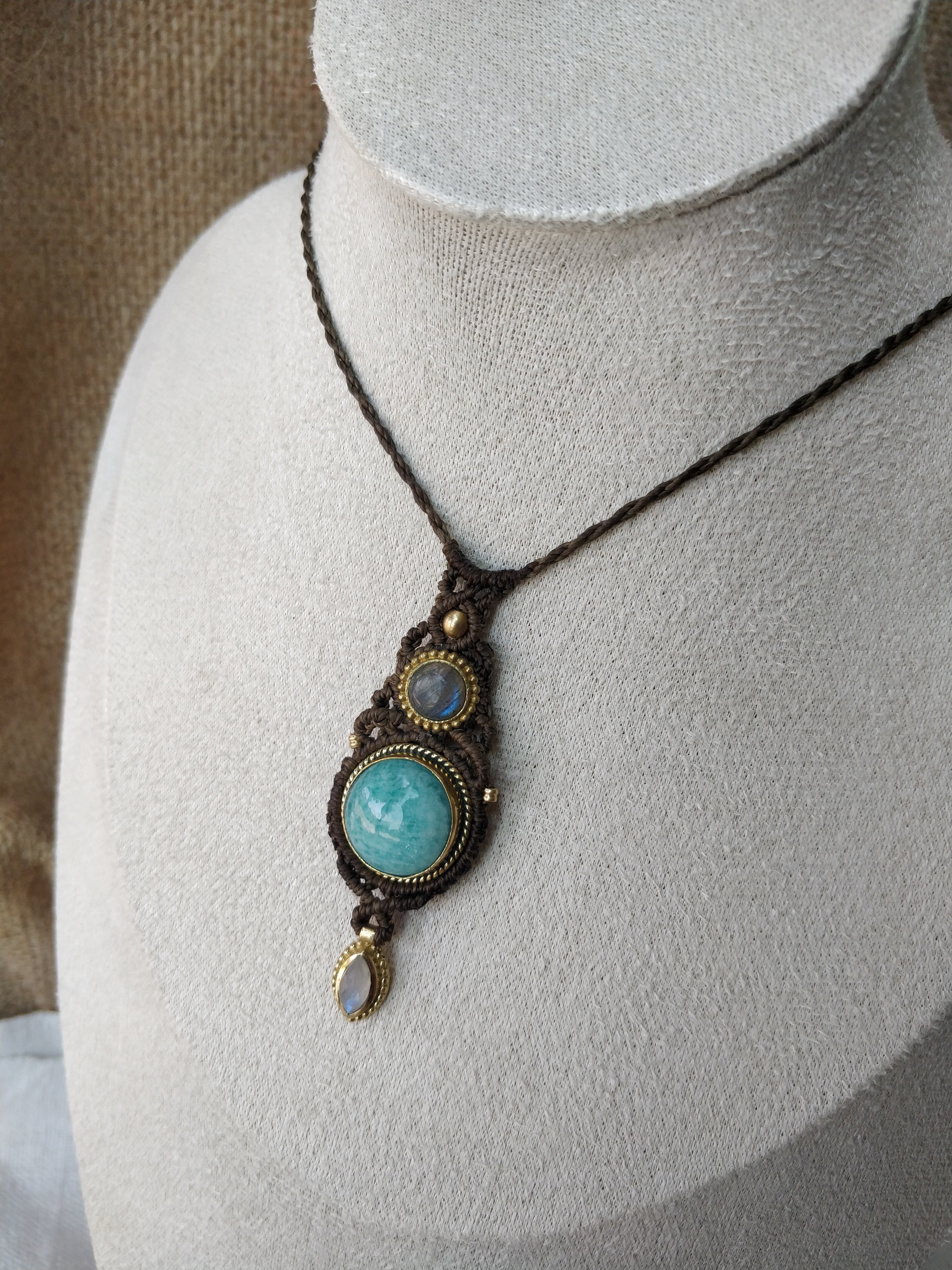 Colar Ma’at com Amazonite, Labradorite e Pedra da Lua