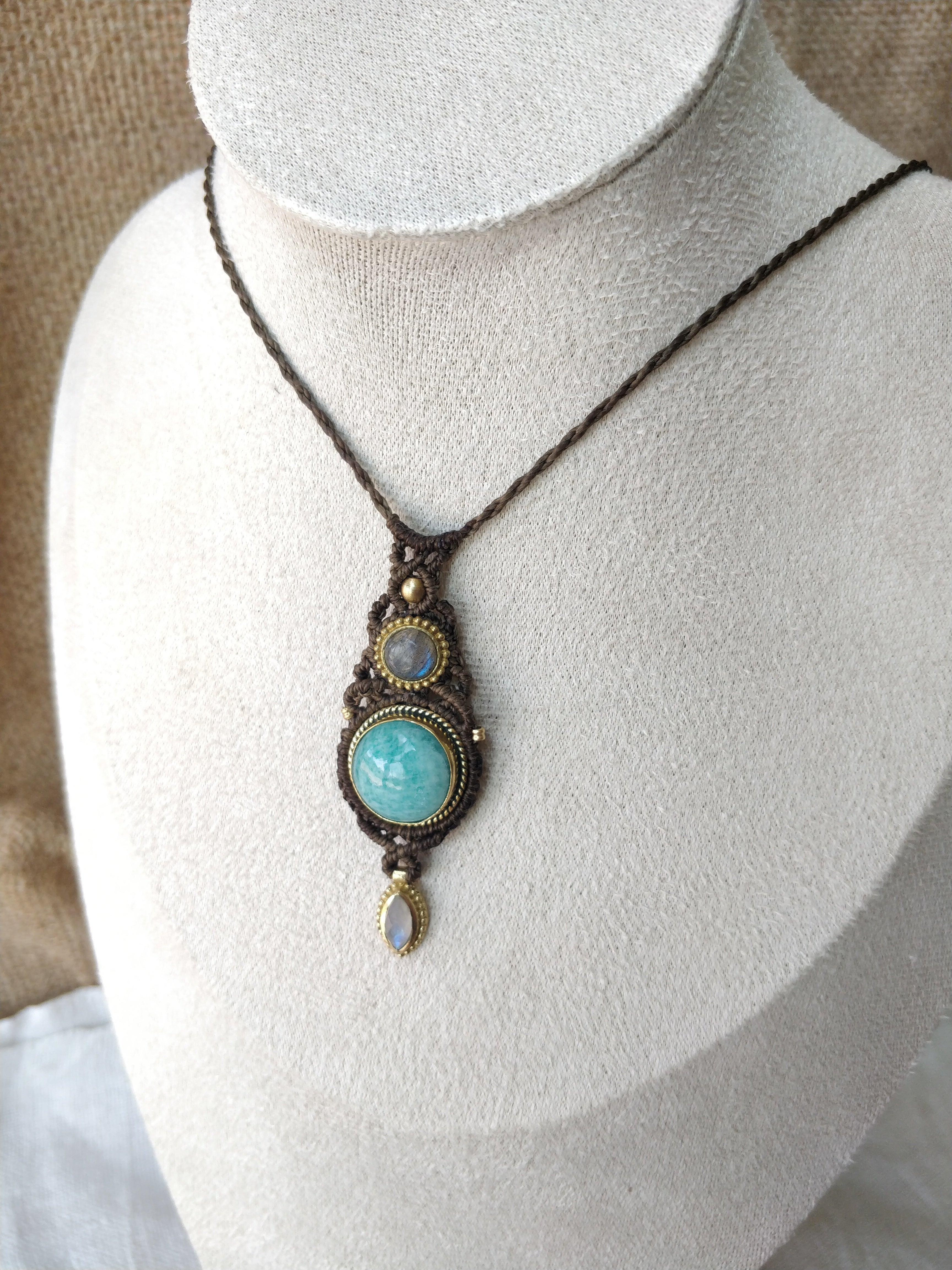 Colar Ma’at com Amazonite, Labradorite e Pedra da Lua