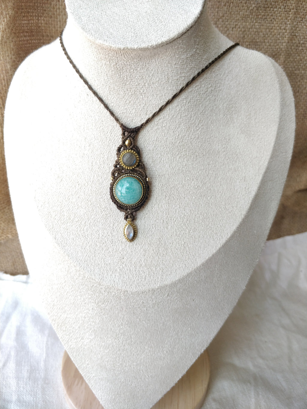 Colar Ma’at com Amazonite, Labradorite e Pedra da Lua