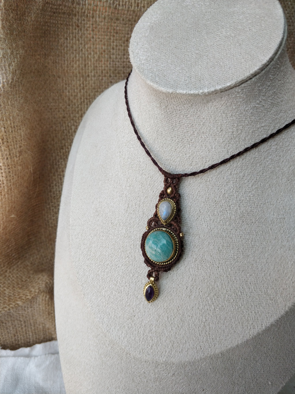Colar Ma’at com Amazonite, Pedra da Lua e Ametista