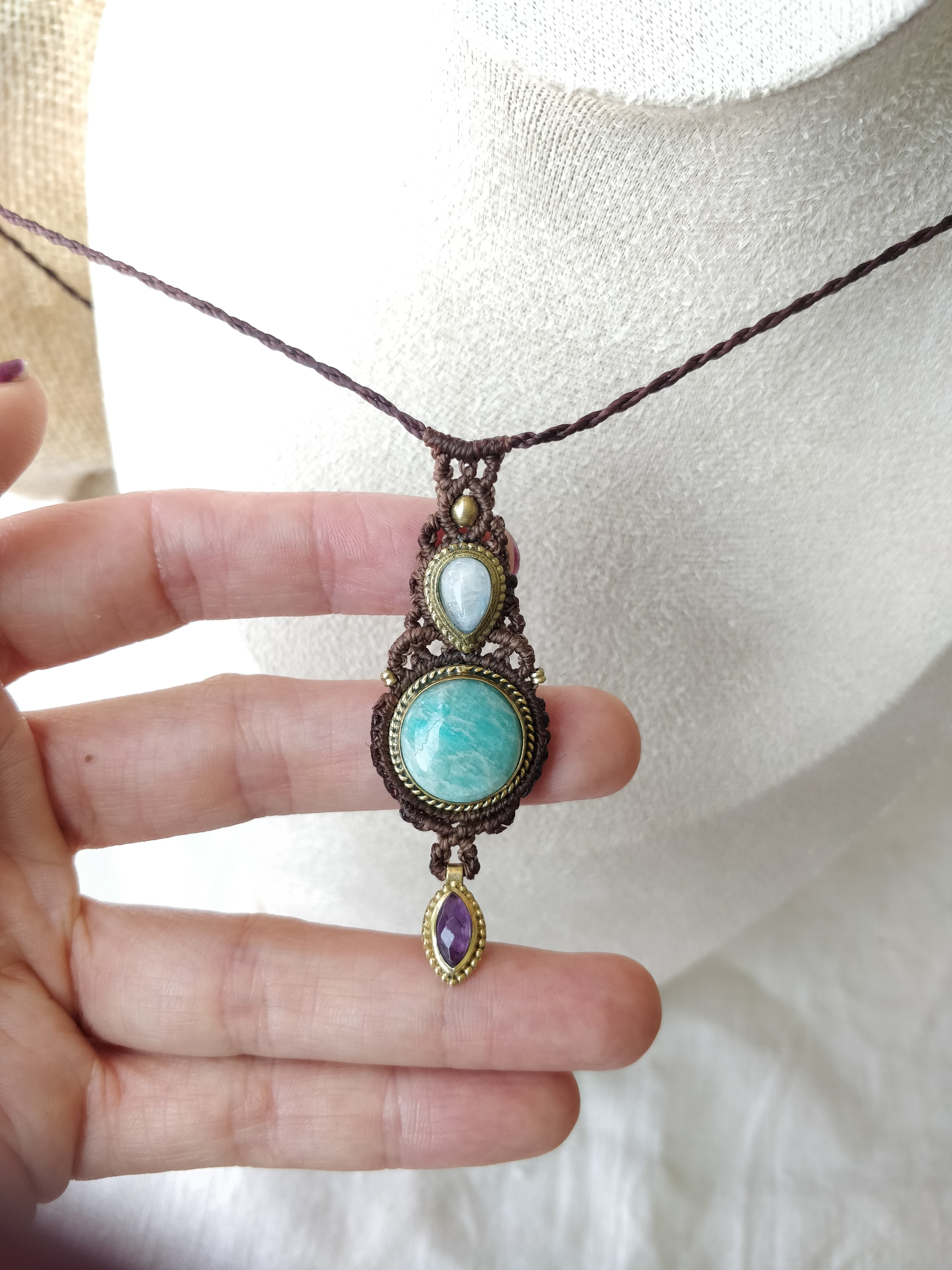 Colar Ma’at com Amazonite, Pedra da Lua e Ametista